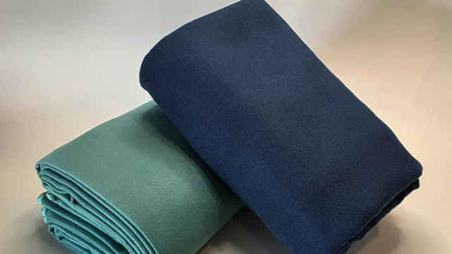 Two_microfiber_towels_without_case_logo