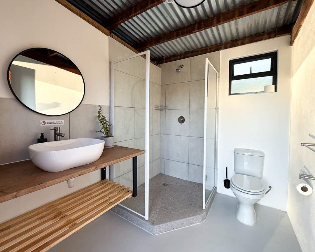 Falcon-River-Private-Bathroom-1